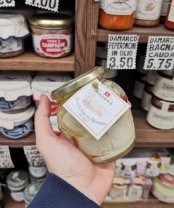 Brezzo Tomini Di Langa Con Peperoncino In Olio